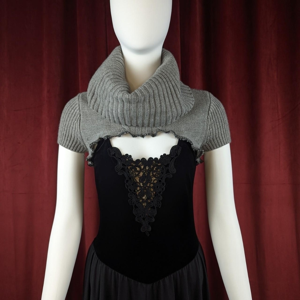 🖤🤍🖤 ELIZA SHRUG 🖤🤍🖤